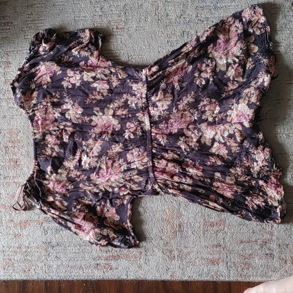 🌞2 For 20! AEO romper - Picture 5 of 6